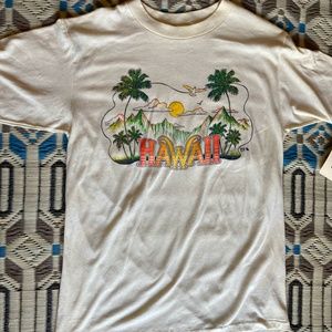 Vintage Unisex T shirt ~ with "Hawaii" Logo